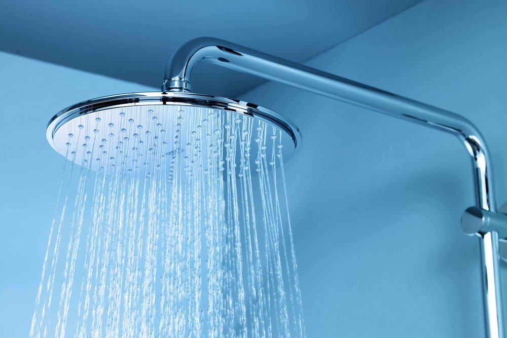 Чтобы душ действительно приносил удовольствие и обладал тонизирующим или иным релаксирующим воздействием, требуется хороший напор воды в системе.