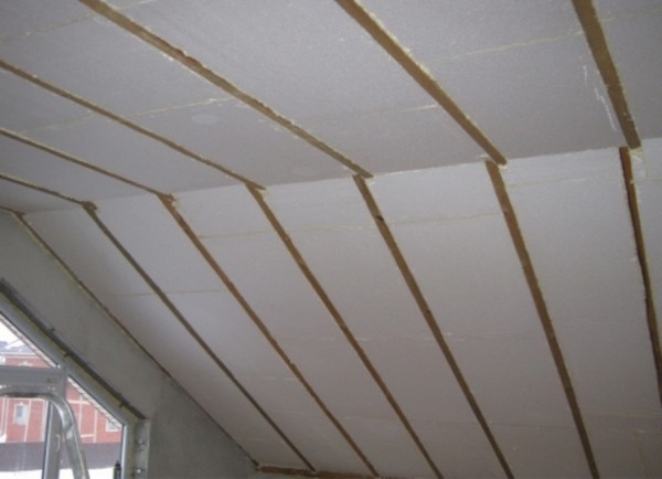 Пенопластом можно утеплять не только стены, но и крышу, подвал, чердак и др.