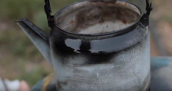 И края чайника