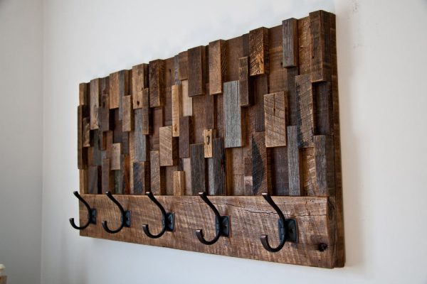 Такая вешалка украсит современный интерьер