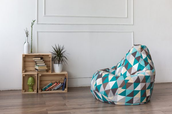 На креслах-бананах удобно сидеть и лежать, читать полулежа