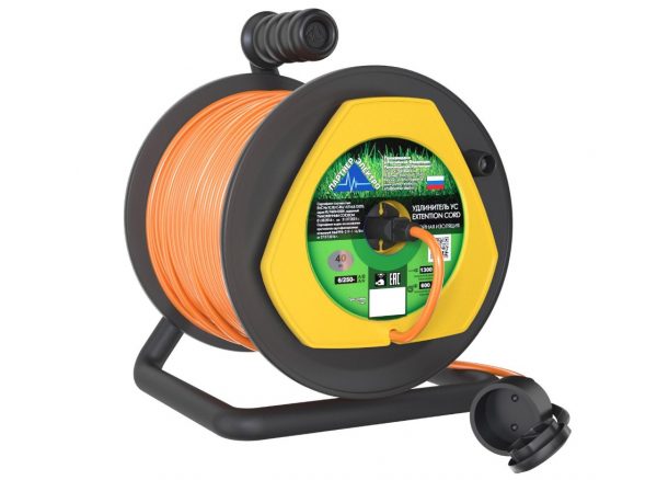 Партнер Электро с выносной розеткой 50м UG102B-150BL 10А IP44 б/з