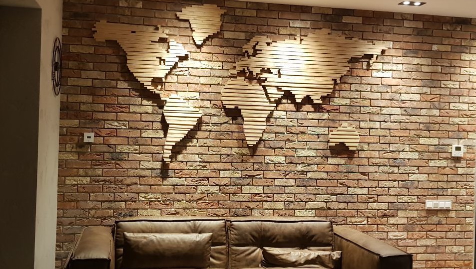Панно-карта на стене