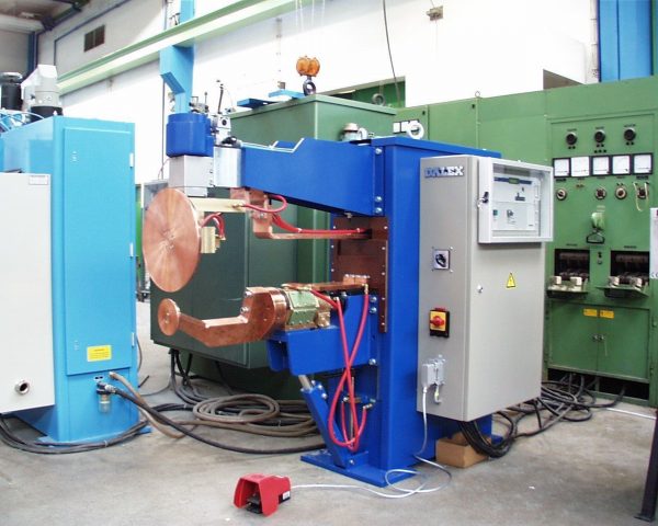 Машина для контактной точечной и шовной сварки кт 002