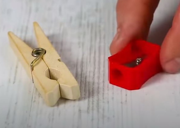 Зачистка проводов прищепкой