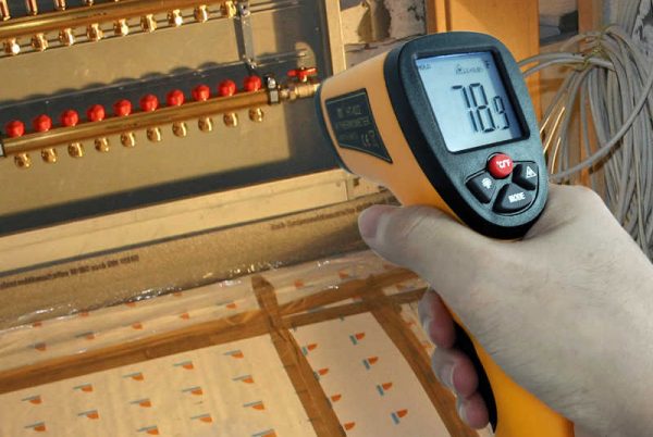 Бесконтактный цифровой влагомер