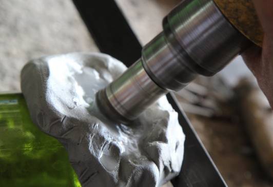 Делаем бюджетный новогодний светильник из бутылки