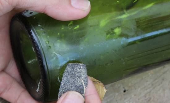 Делаем бюджетный новогодний светильник из бутылки