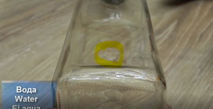 Делаем бюджетный новогодний светильник из бутылки