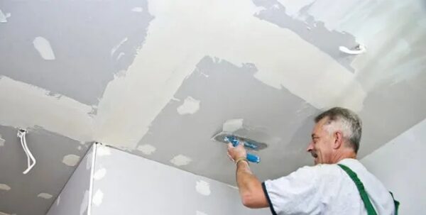 Шпаклюем трещины и выбоины