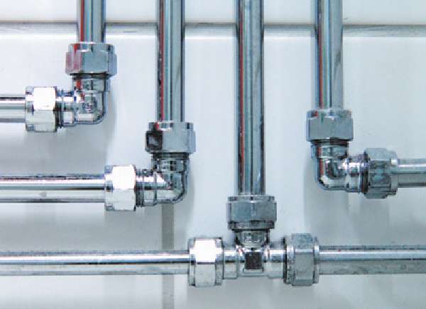 Металлические водопроводные трубы