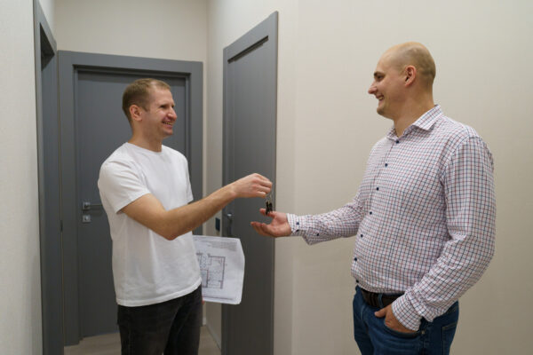 Прораб компании Larsson сдает законченный объект с ремонтом “под ключ” - фото из личного архива Павла Костюкова